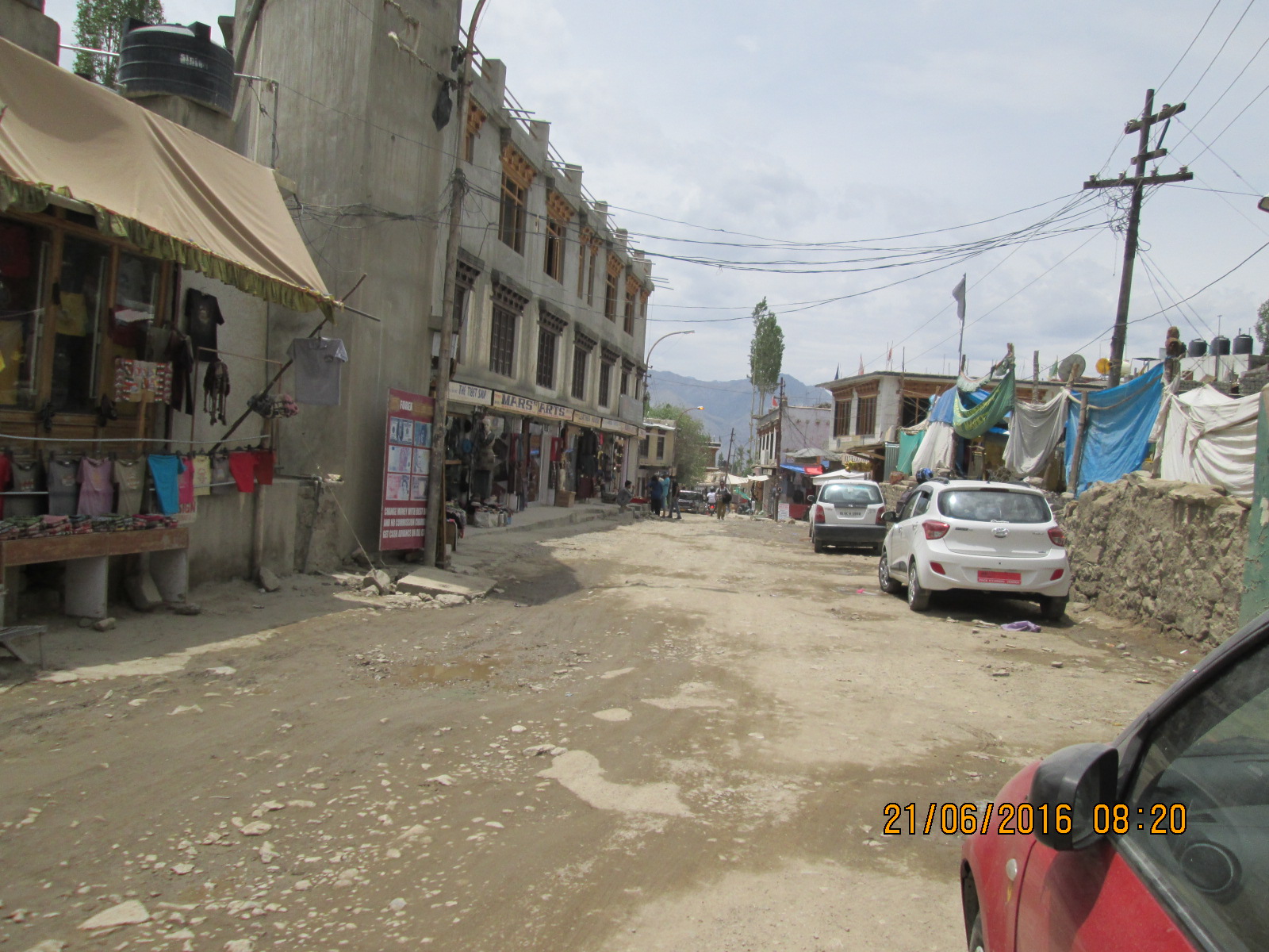 UNE RUE DE LEH